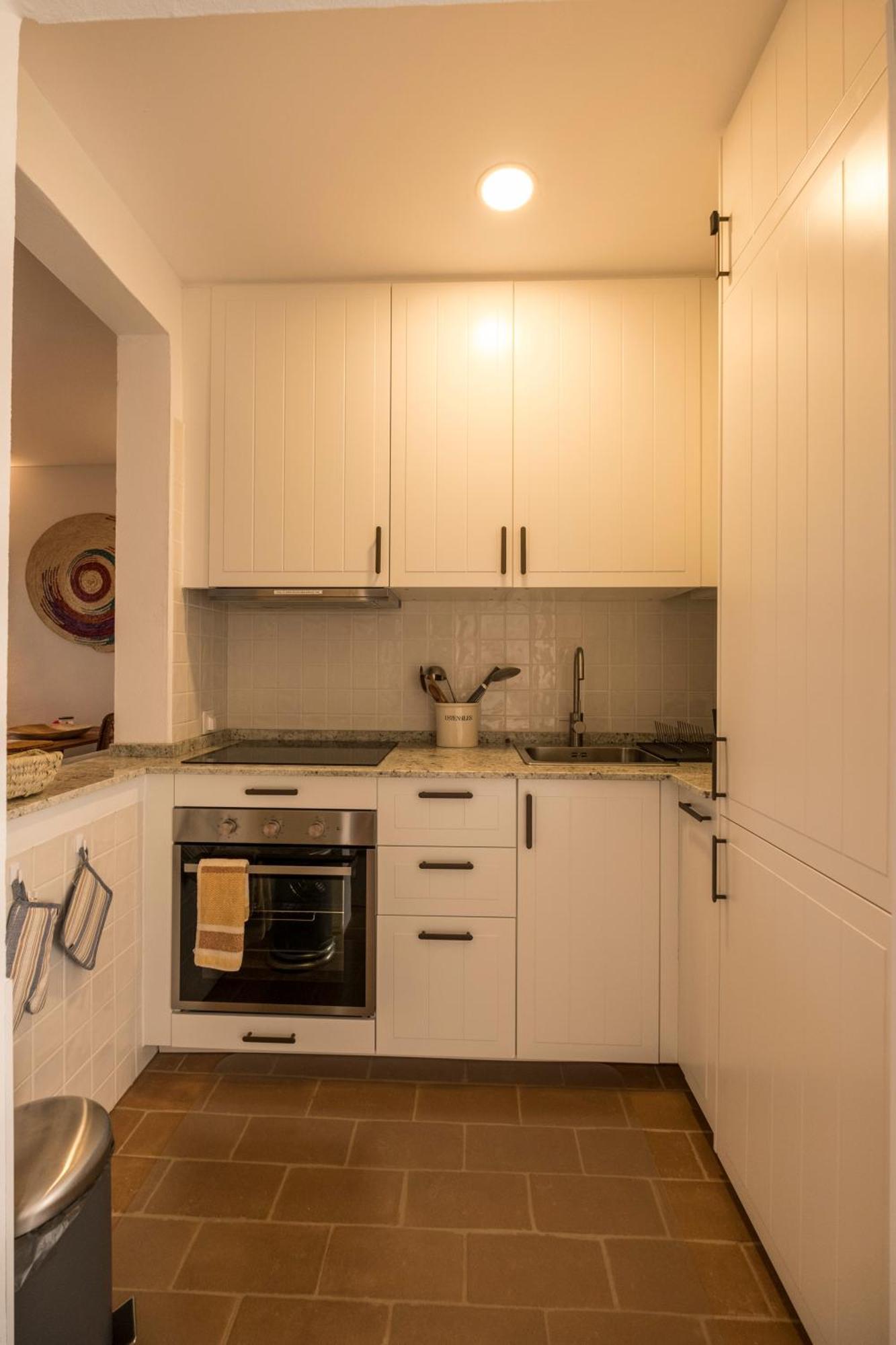 Cozy W/ Sea View, Free Parking & Ac Apartment Carvoeiro (Lagoa)